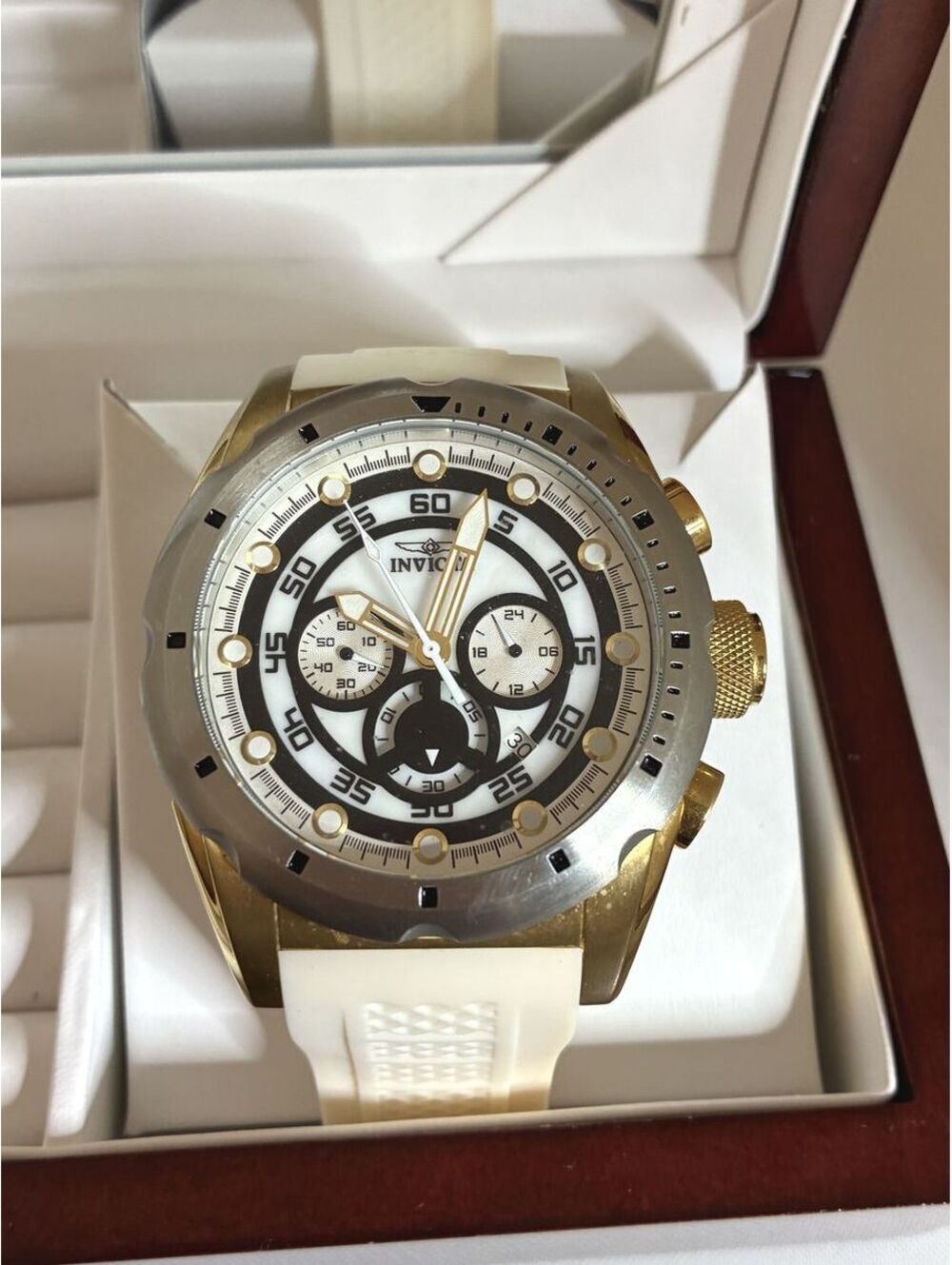 Invicta Speedway Chronograph Men's Watch Gold tone White Silicone Band 20308